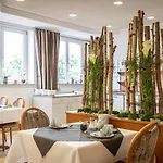 Pfaelzer Hof Gmbh ホテル