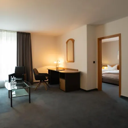 מלון Pfaelzer Hof Gmbh 3*