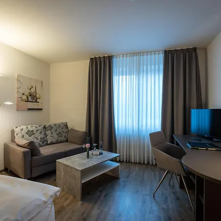 Pfaelzer Hof Gmbh מלון