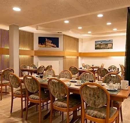 Pfaelzer Hof Gmbh מלון בראונשווייג